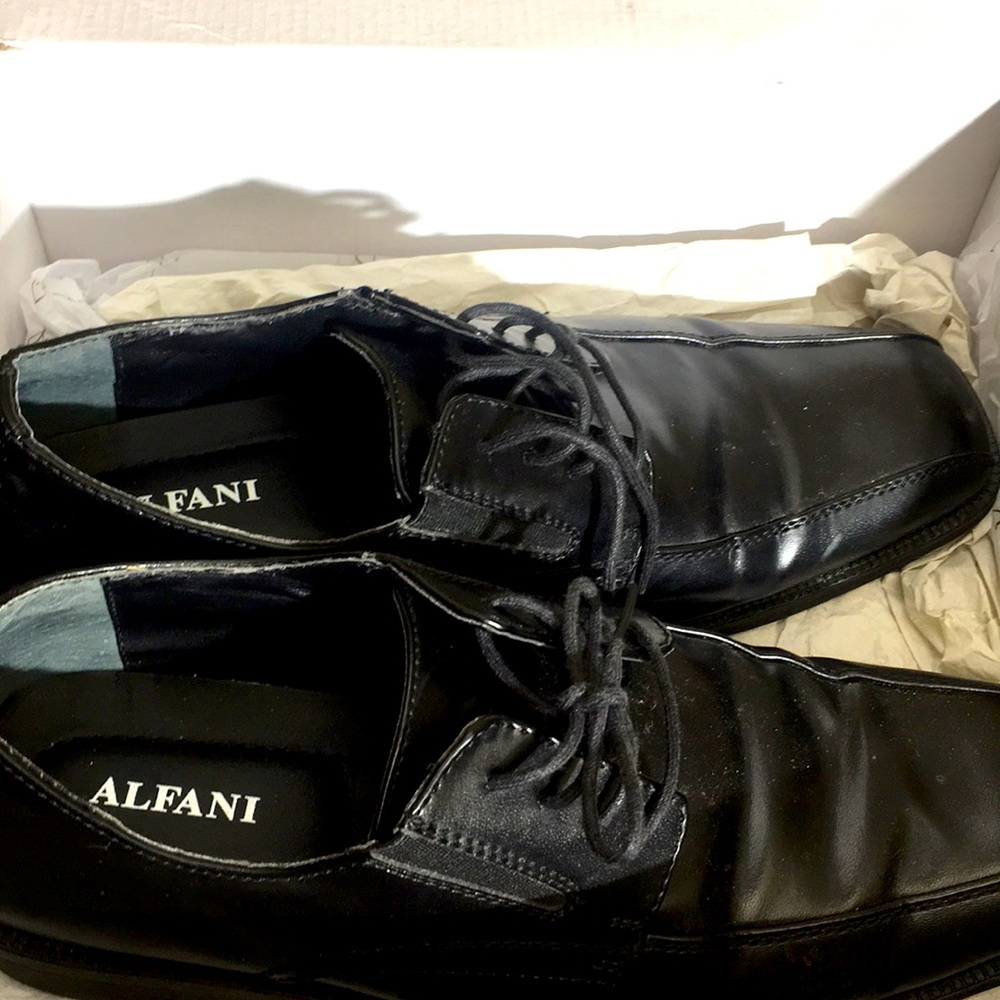 Dress shoes